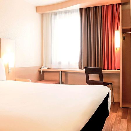 Ibis Lille Centre Gares Hotel Exterior photo