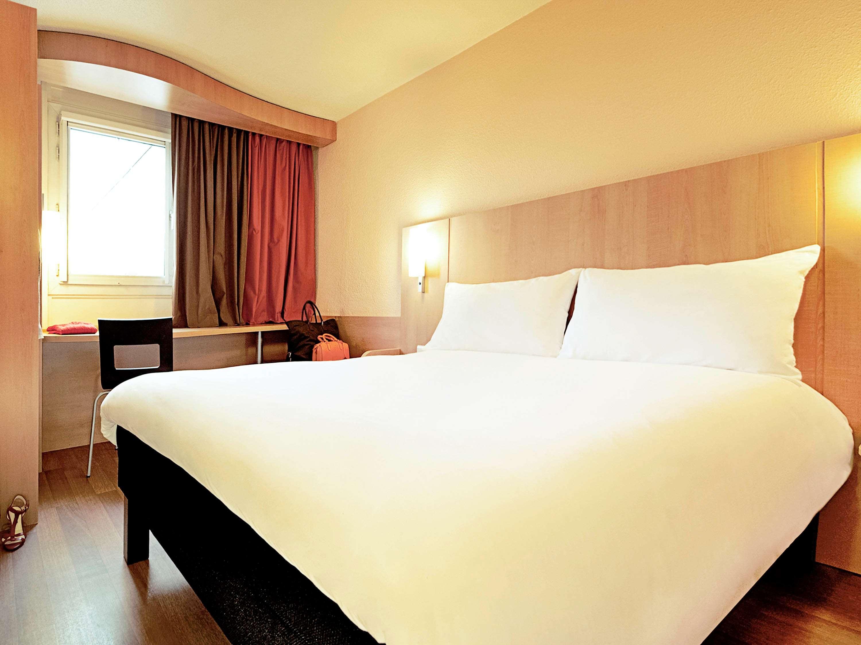 Ibis Lille Centre Gares Hotel Exterior photo