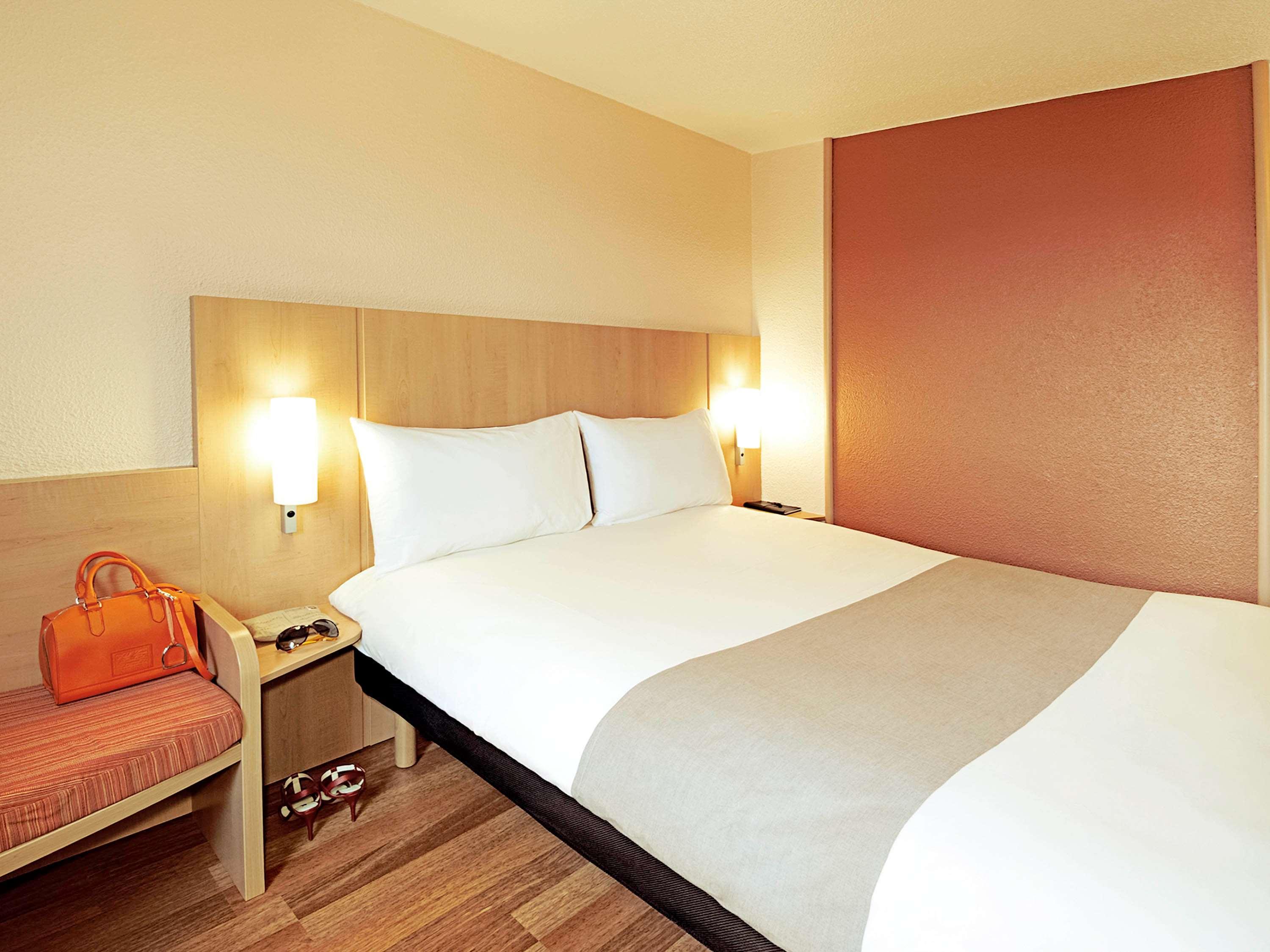 Ibis Lille Centre Gares Hotel Exterior photo