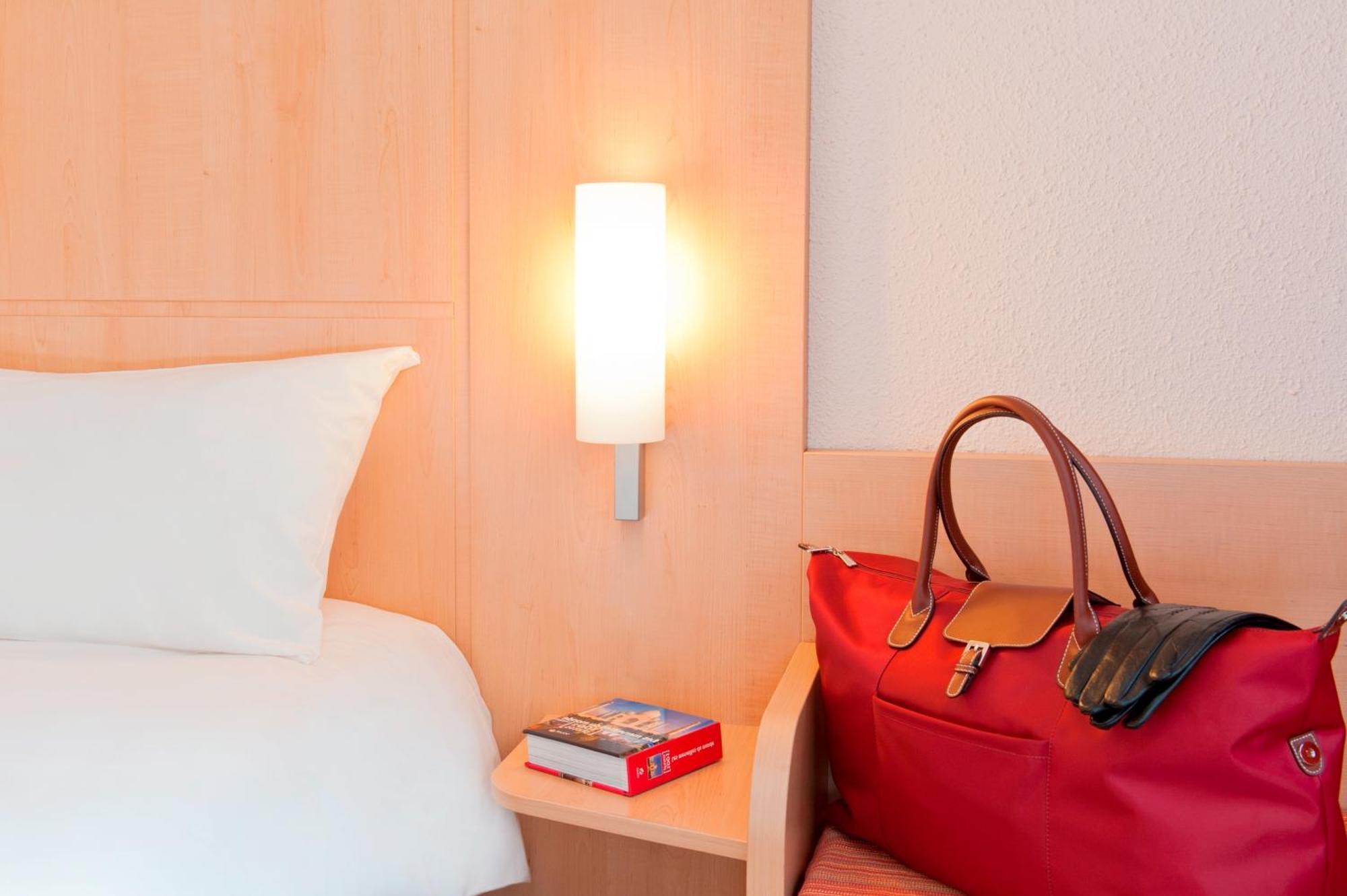 Ibis Lille Centre Gares Hotel Room photo
