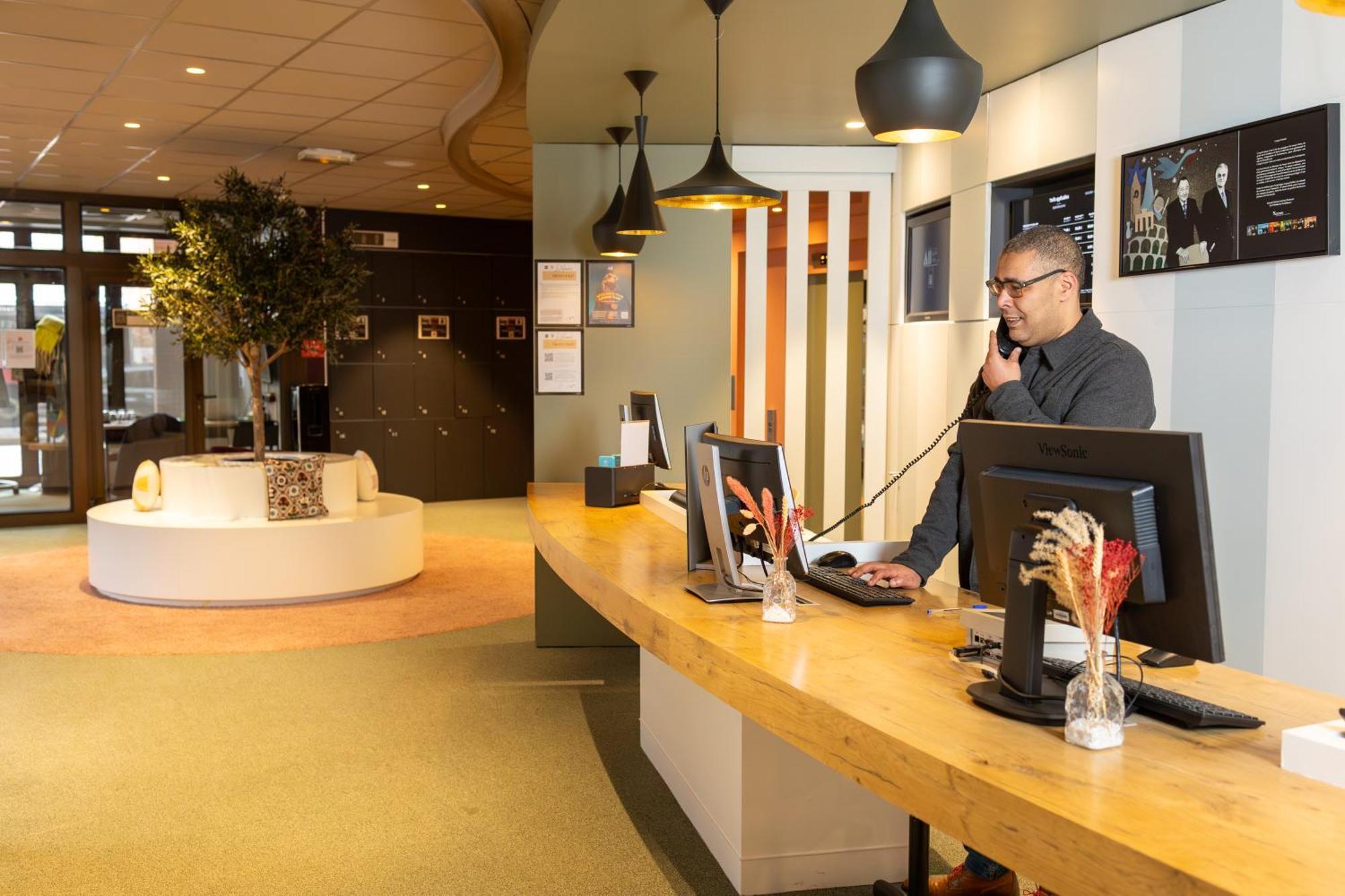 Ibis Lille Centre Gares Hotel Exterior photo